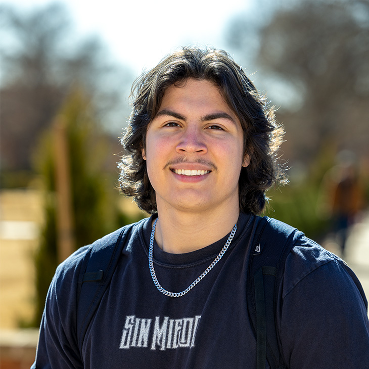 portrait image of Pablo Veloquino portrait image of Pablo Veloquino