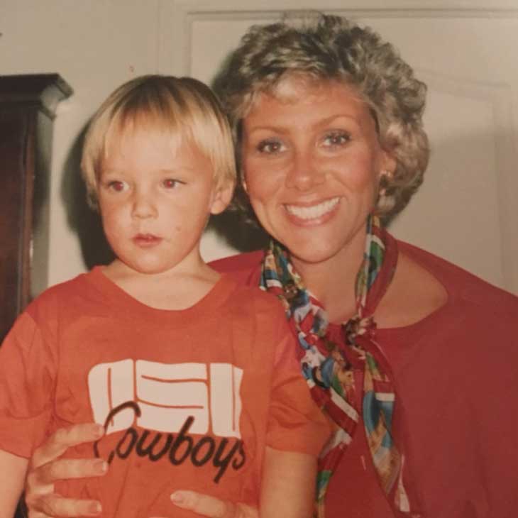 Woodruff takes pic with her kid, who is wearing an OSU shirt Woodruff takes pic with her kid, who is wearing an OSU shirt